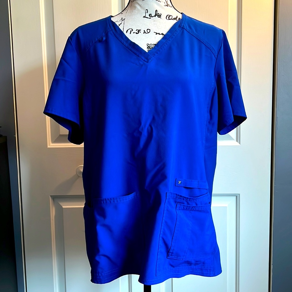 Cherokee Ifkex scrub top